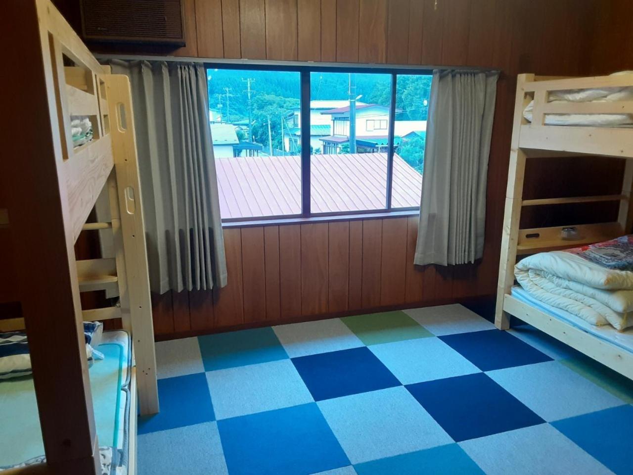 白神山地の麓でヤギのいるゲストハウス　あわじ商店 *