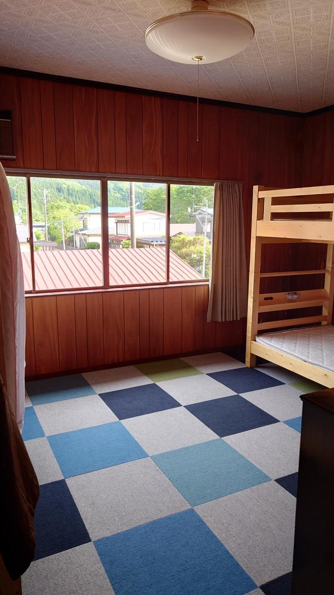 白神山地の麓でヤギのいるゲストハウス　あわじ商店 Fujisato